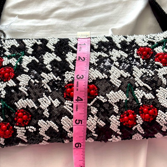 NWT Viral black and white houndstooth cherry pattern beaded baguette bag - Picture 10 of 16
